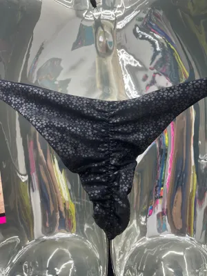 Black Daisy // Tie Side Bottom