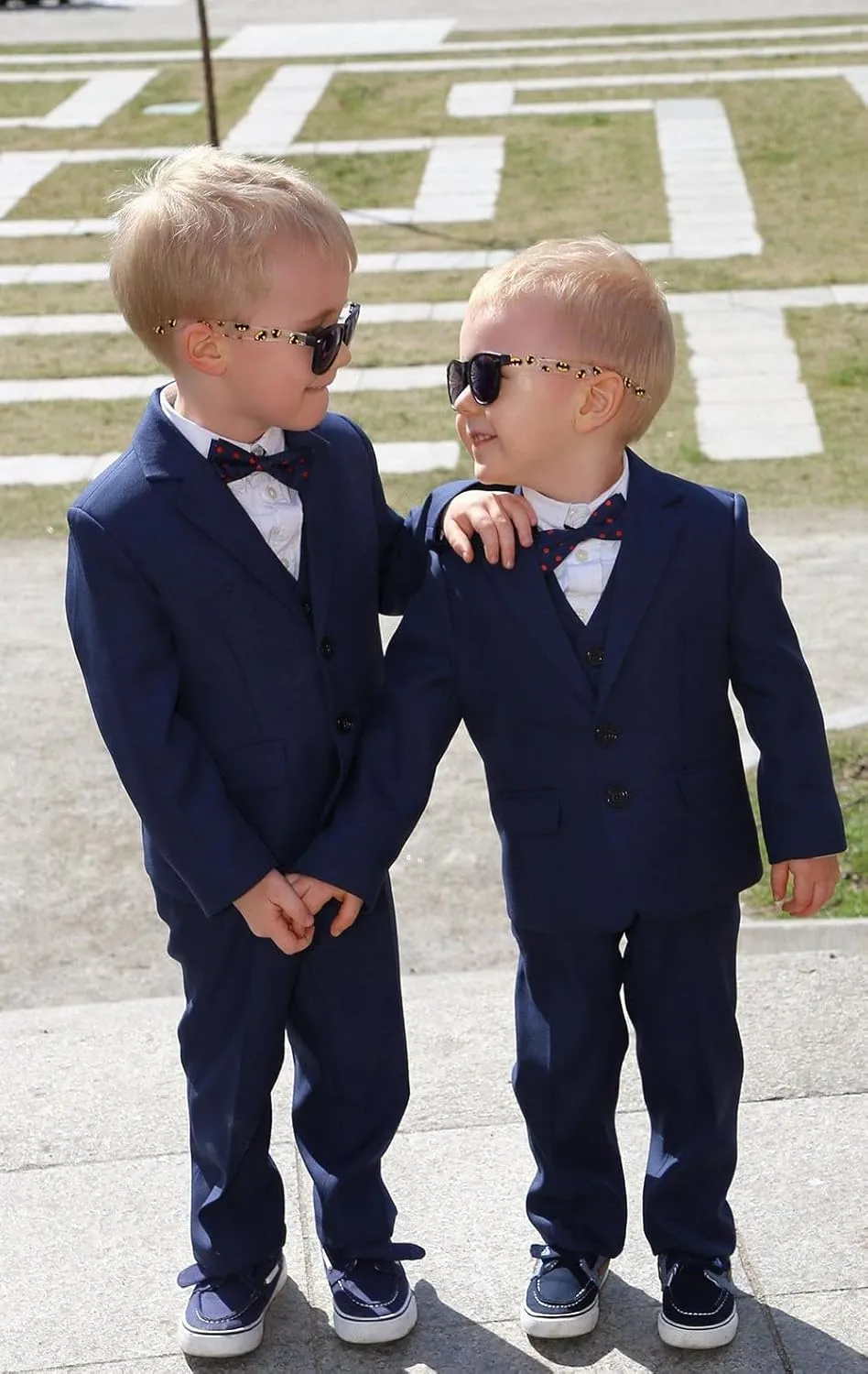 Boy's 3 Piece Slim Fit Suit Set Kid Blazer Jacket Vest Pants Tuxedo Set for Party, Wedding and Business
