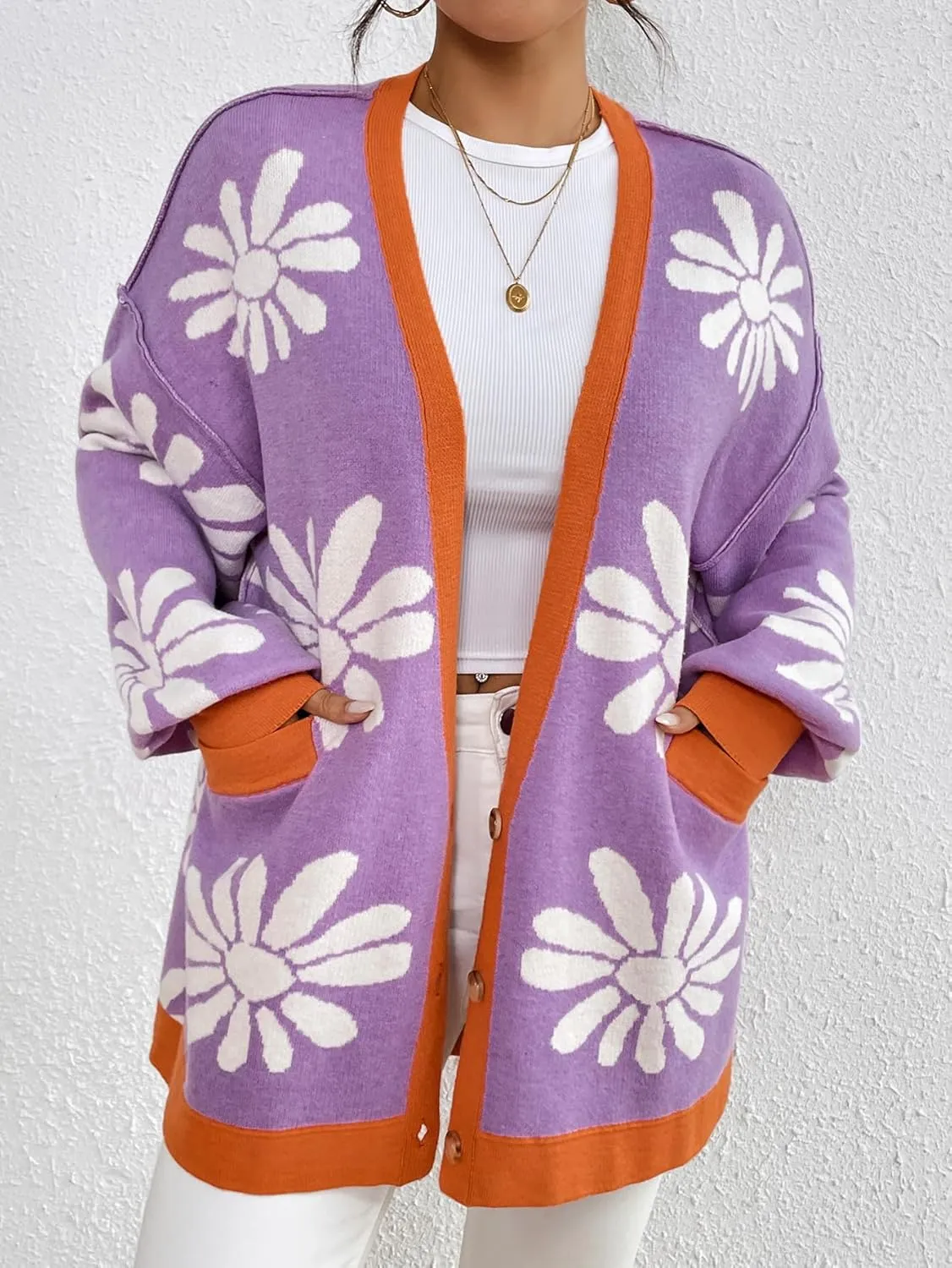 chouyatou Women's Y2K Daisy Floral Printed Oversized Cardigans Button Down Knitted Cardigan Sweaters with Pockets