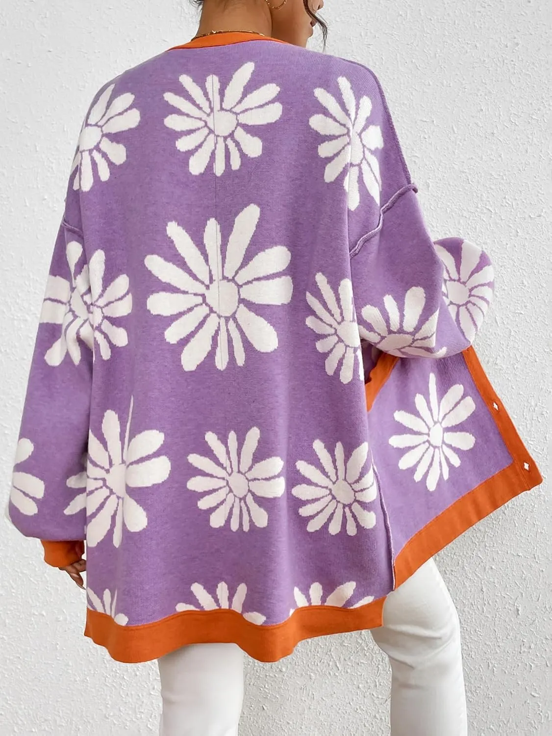 chouyatou Women's Y2K Daisy Floral Printed Oversized Cardigans Button Down Knitted Cardigan Sweaters with Pockets