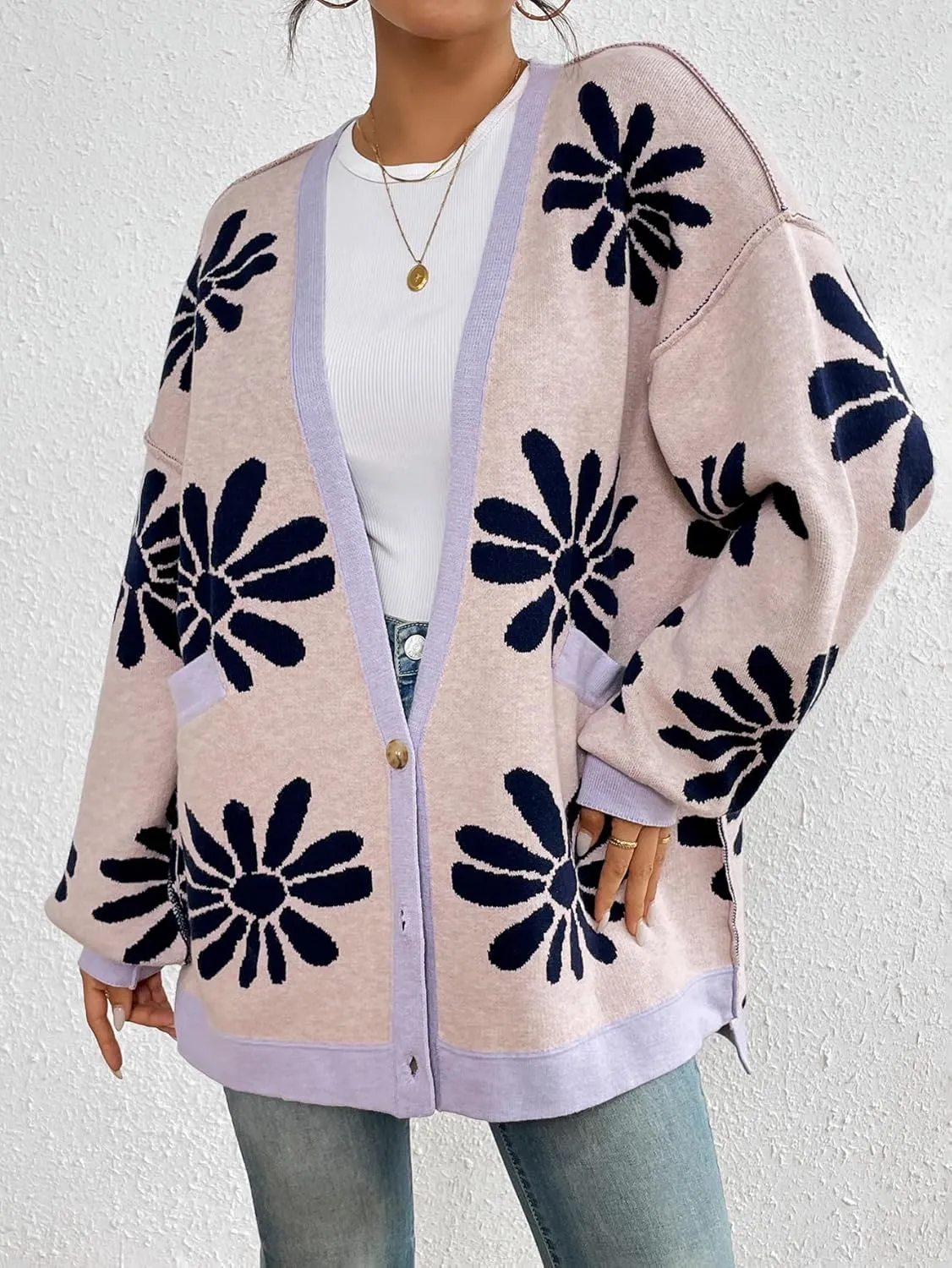 chouyatou Women's Y2K Daisy Floral Printed Oversized Cardigans Button Down Knitted Cardigan Sweaters with Pockets