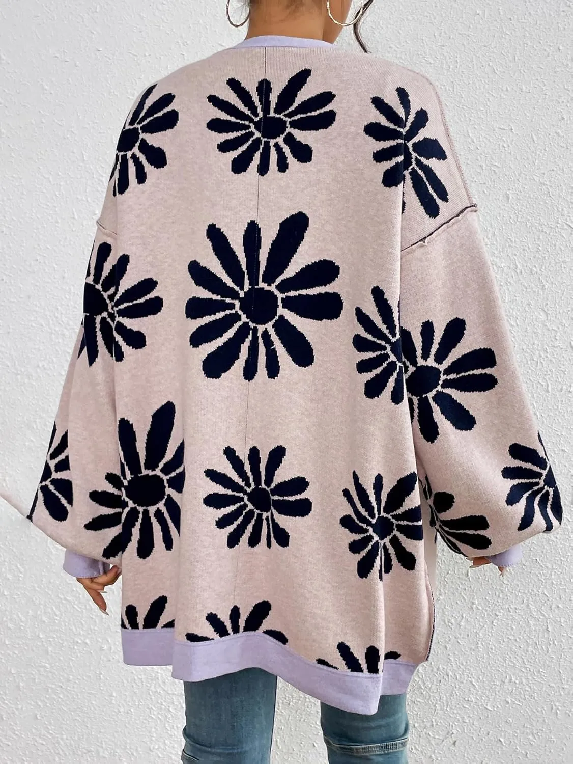 chouyatou Women's Y2K Daisy Floral Printed Oversized Cardigans Button Down Knitted Cardigan Sweaters with Pockets