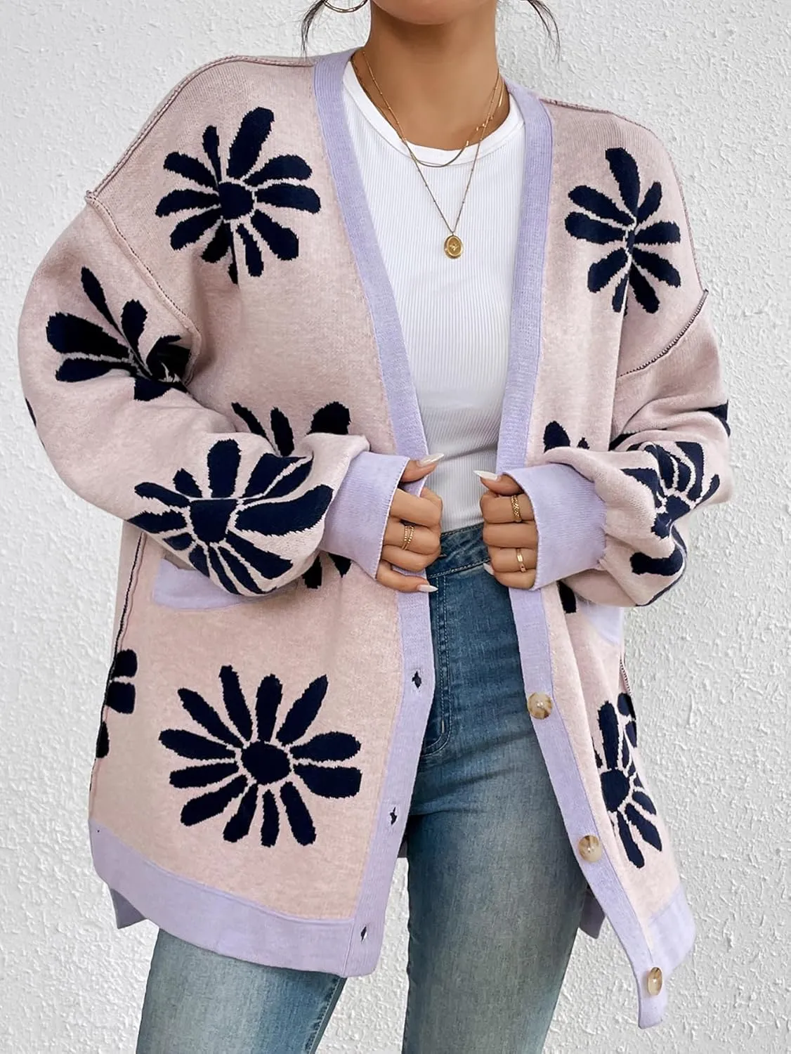 chouyatou Women's Y2K Daisy Floral Printed Oversized Cardigans Button Down Knitted Cardigan Sweaters with Pockets