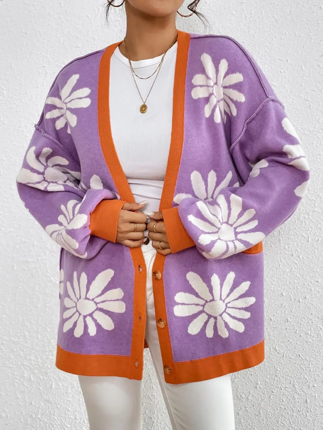 chouyatou Women's Y2K Daisy Floral Printed Oversized Cardigans Button Down Knitted Cardigan Sweaters with Pockets