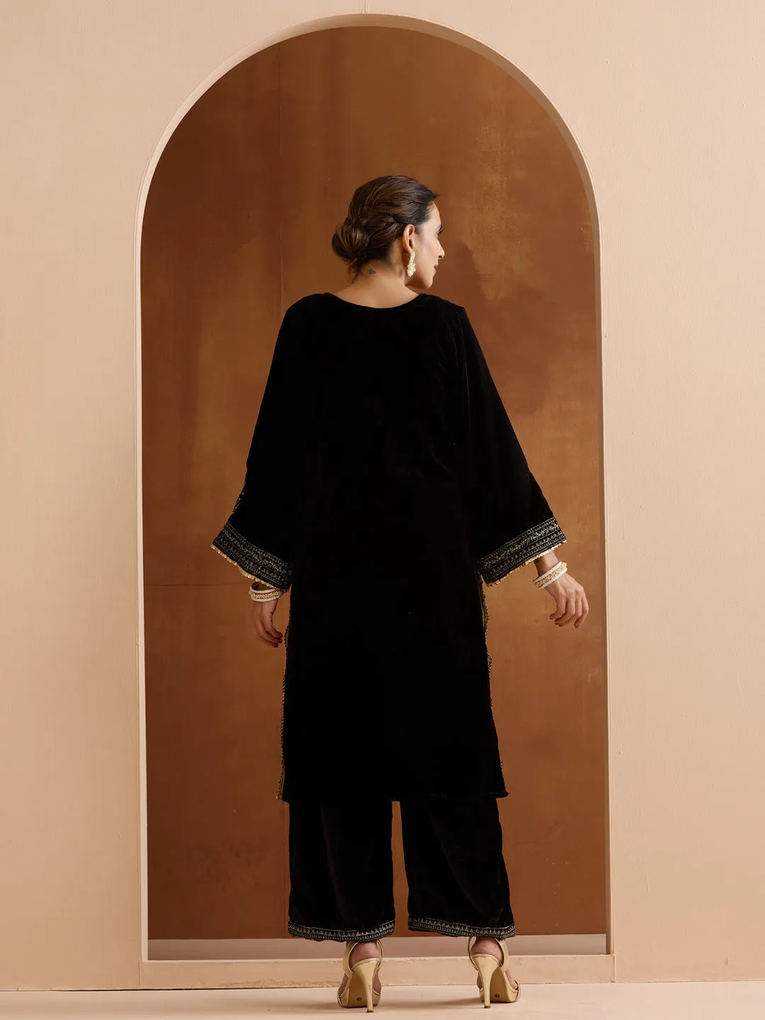 ISHIN Women black Velvet 2pcs kurta set
