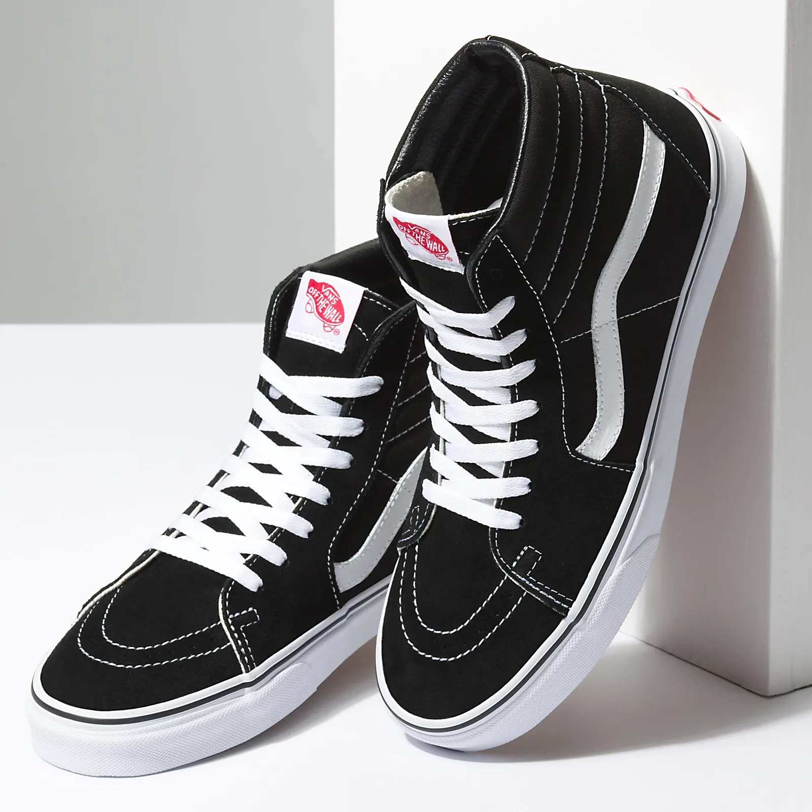 Vans Sk8-Hi Black/White VN000D5IB8C